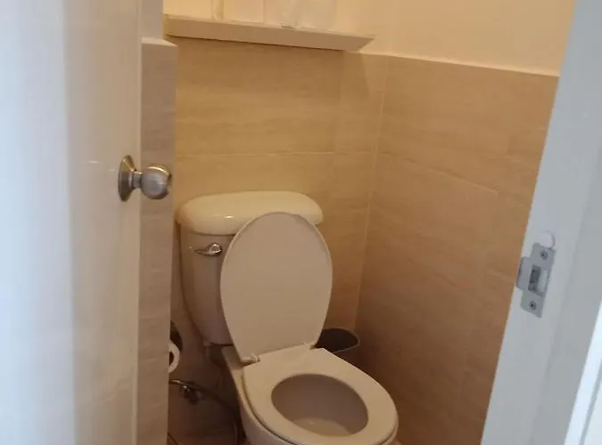 Mabolo Garden Flat A6 With Free Rooftop Pool Apartment