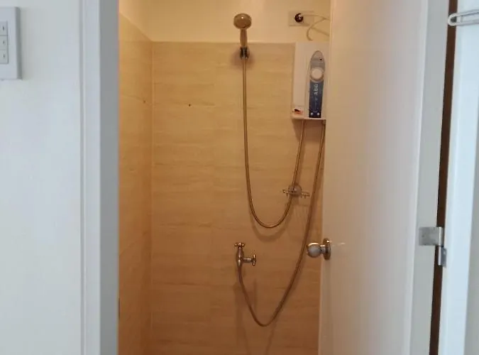 Mabolo Garden Flat A6 With Free Rooftop Pool *
