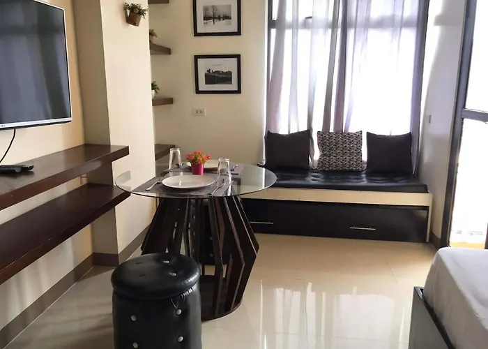 Mabolo Garden Flat A6 With Free Rooftop Pool Apartment
