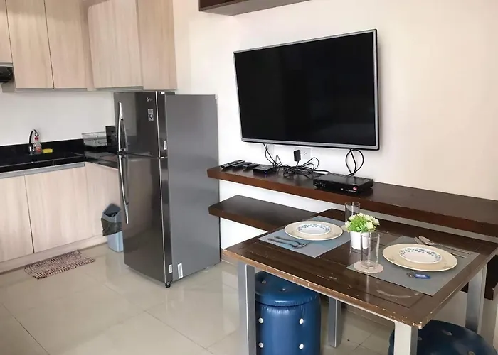 Mabolo Garden Flat A6 With Free Rooftop Pool Apartment