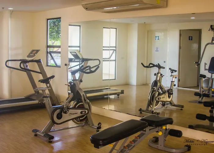Mabolo Garden Flat A6 With Free Rooftop Pool *